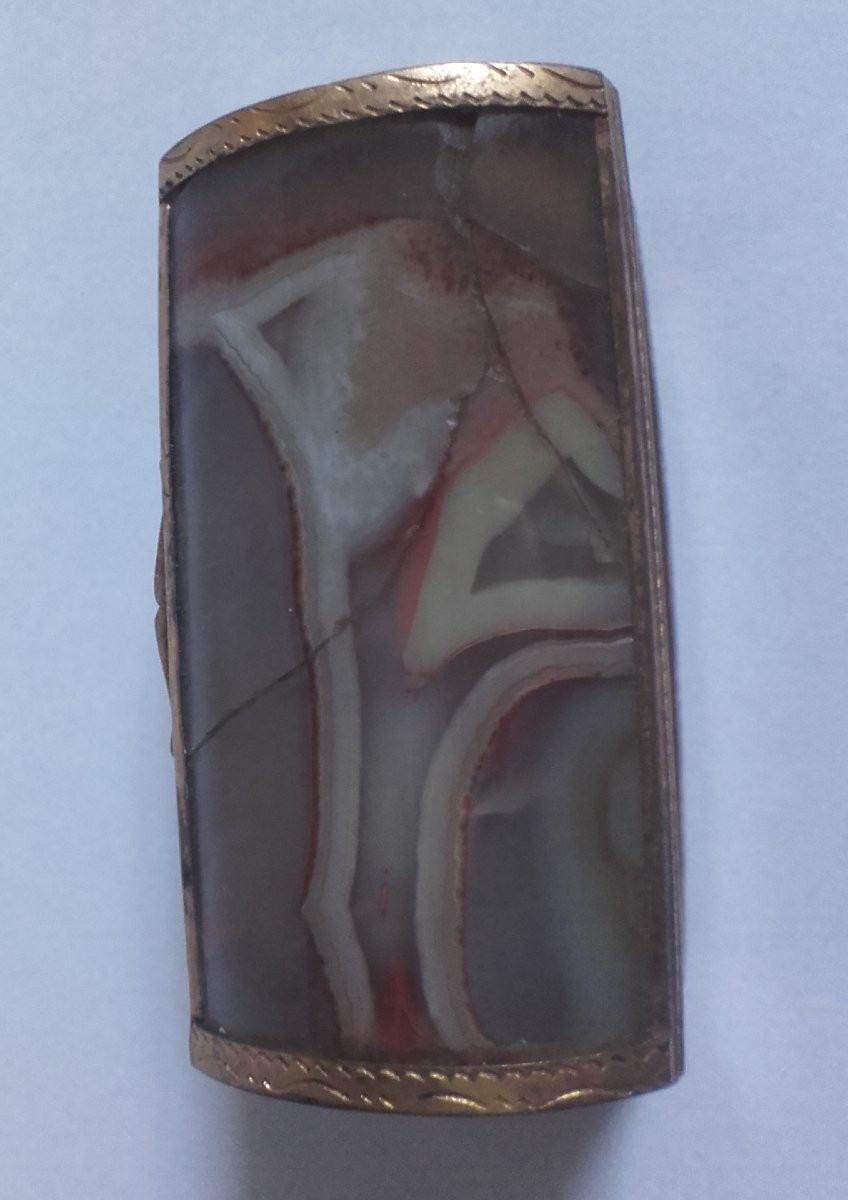 18th Century Agate Snuffbox In The Shape Of A Chest-photo-2