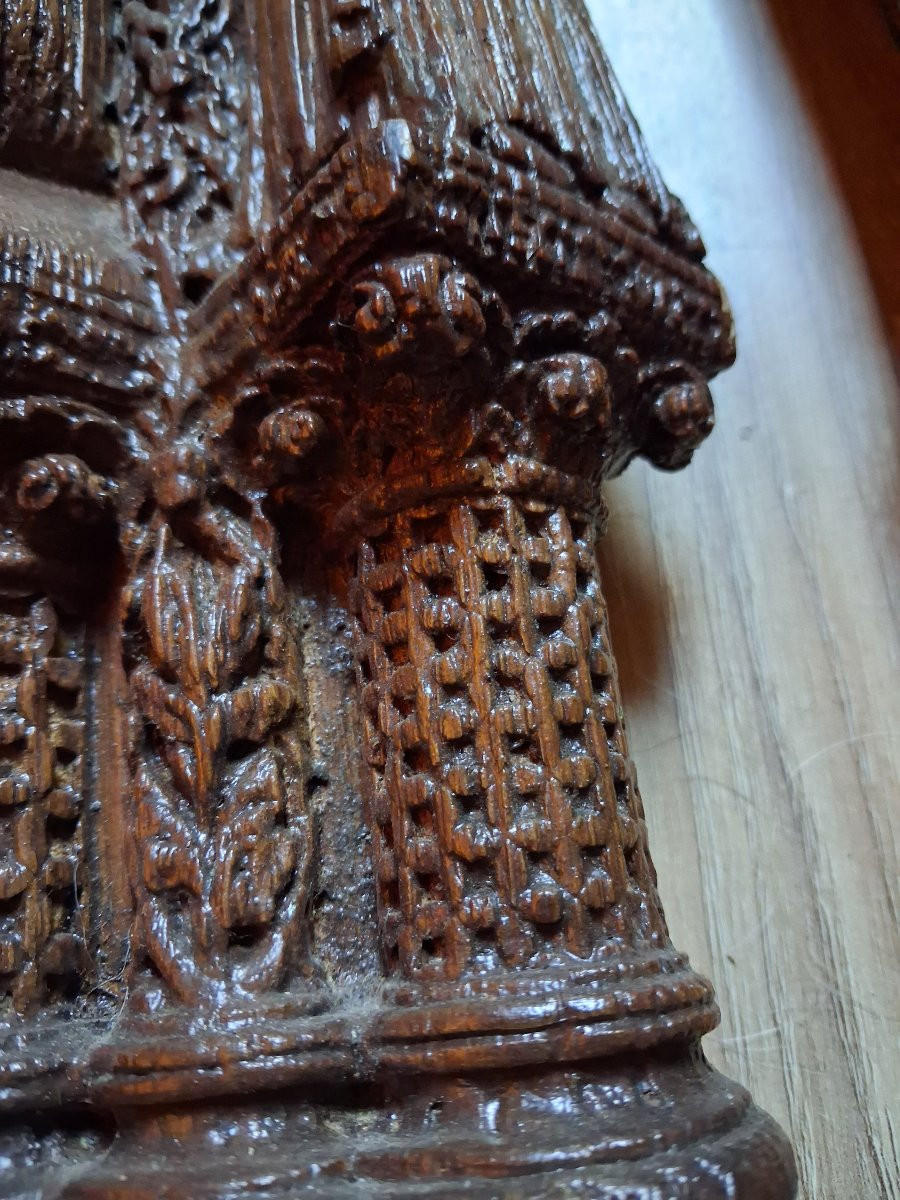 Paire de bois sculpté gothique du XIX-photo-3