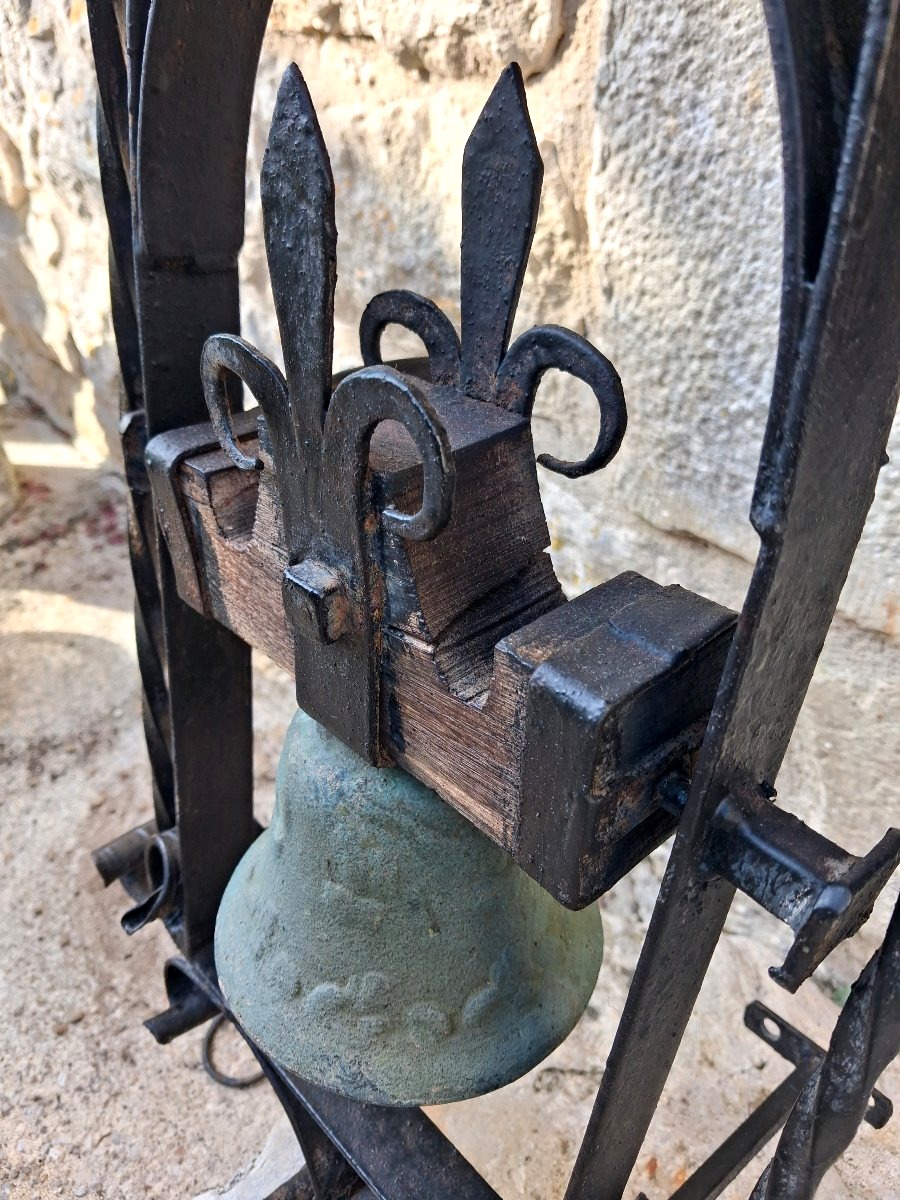 Ancienne cloche de propriété fer forgé et bronze -photo-2