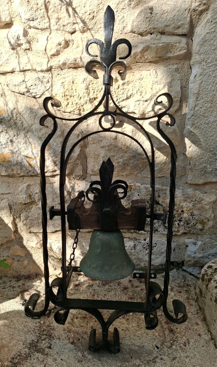 Ancienne cloche de propriété fer forgé et bronze -photo-1