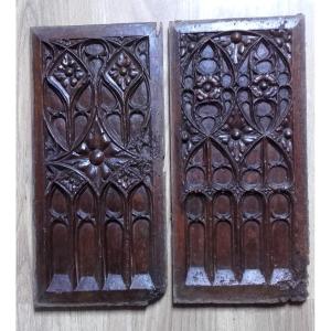 Deux panneaux gothique a fenestrages XVI