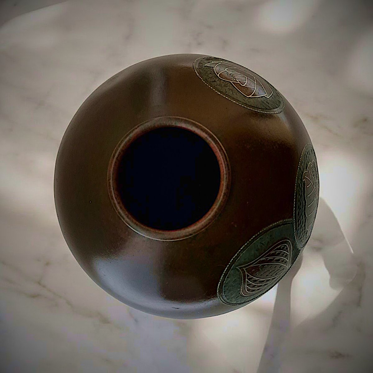 Vase japonais en bronze signé HARUMORI 晴守-photo-1