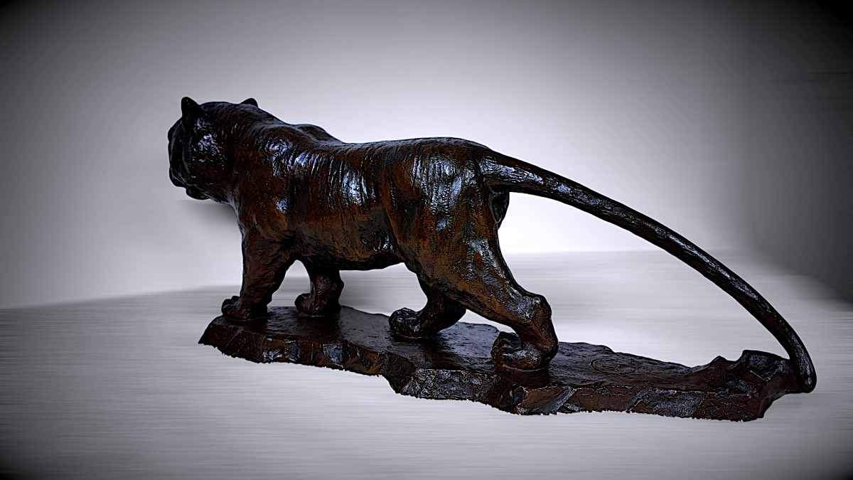 Japanese Bronze By Nakano Shirô (中野四郎): Walking Tiger-photo-1