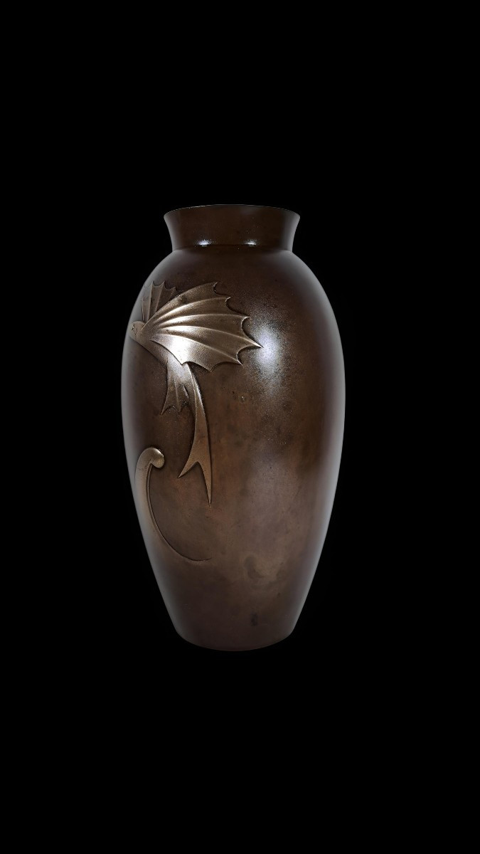 Vase en bronze japonais, fondu par Chūgeisha d'après un modèle de Neya Chūroku - Poisson volant-photo-2