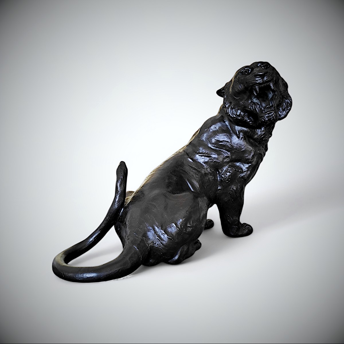 Japanese Bronze By Kaniya Kuniharu: Seated Tiger-photo-1
