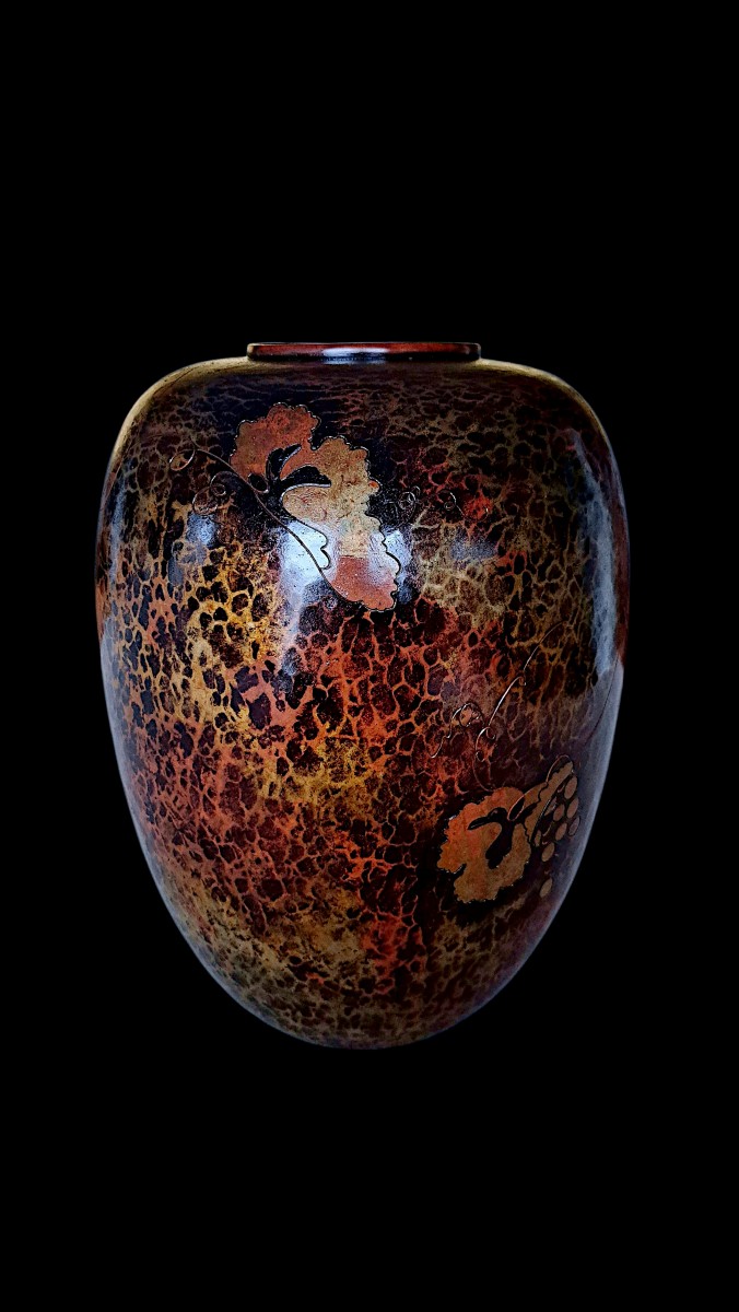 Vase japonais en bronze martelé de GYOKUSENDO : feuilles de vigne et grapes-photo-4