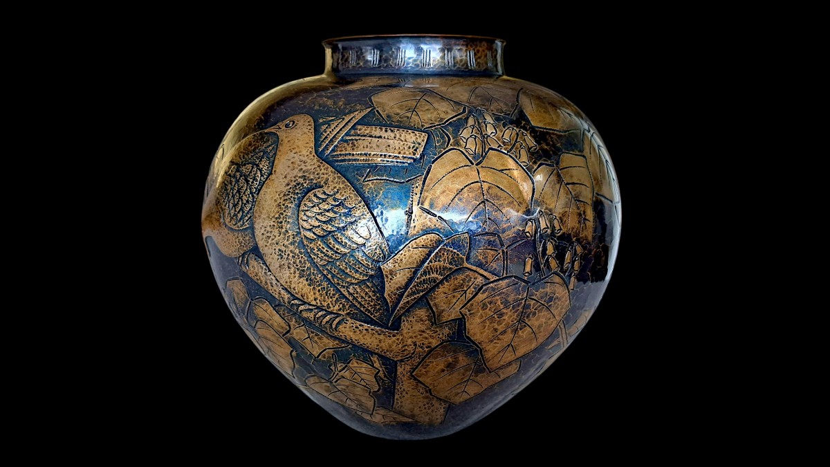 Japanese Hammered Bronze Vase By Gyokusendo: Doves, Branches And Leaves-photo-2