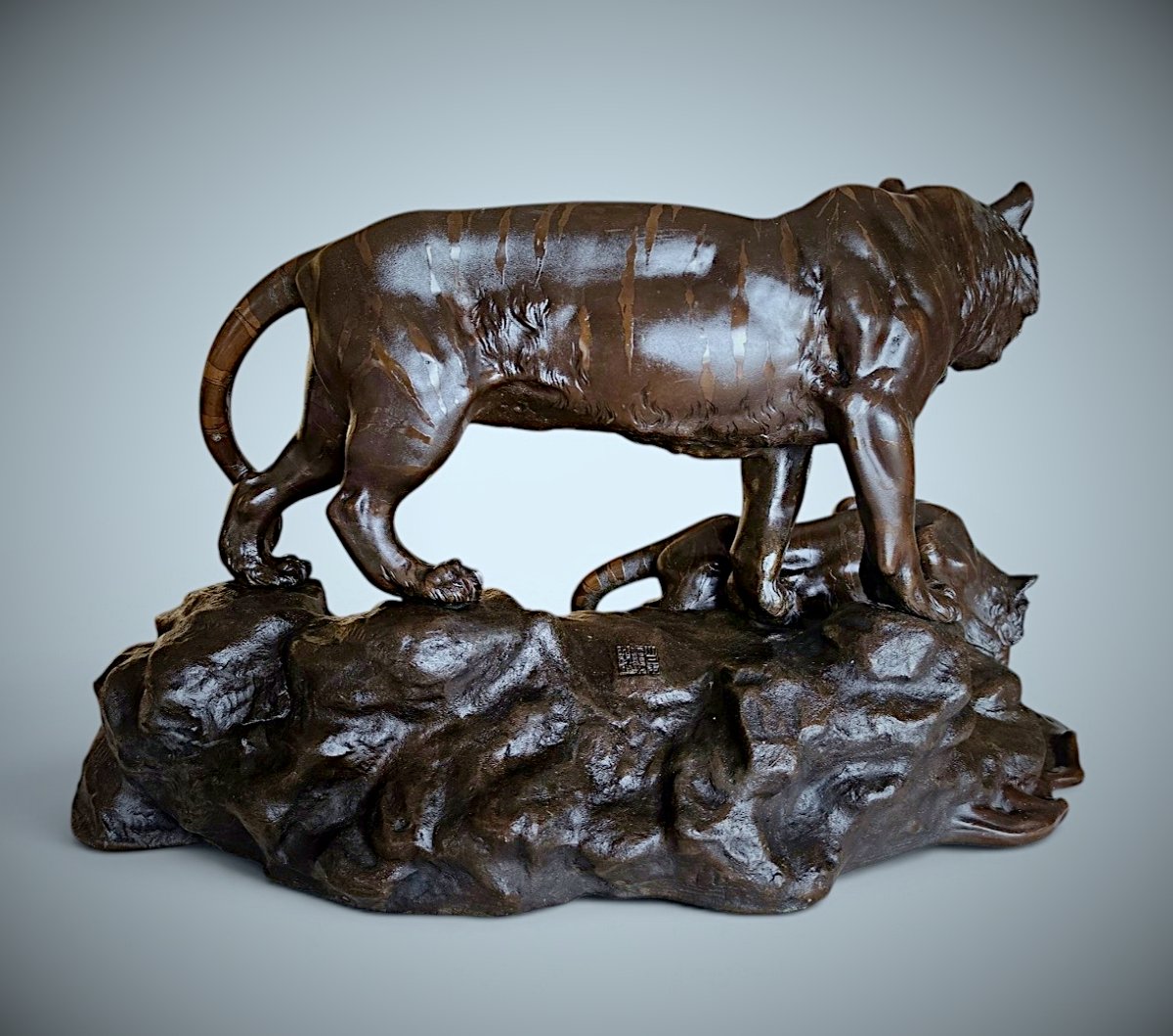 Japanese Bronze Genryusai Seiya - Tiger And Cub By A Rocky Stream-photo-1