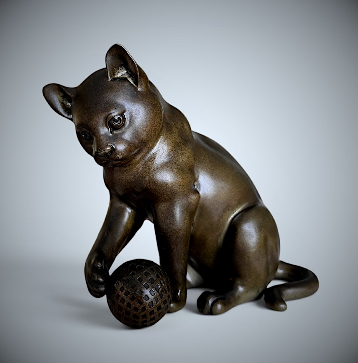 Japanese Bronze By Onoda Harumasa - Cat With A Temari Ball-photo-2