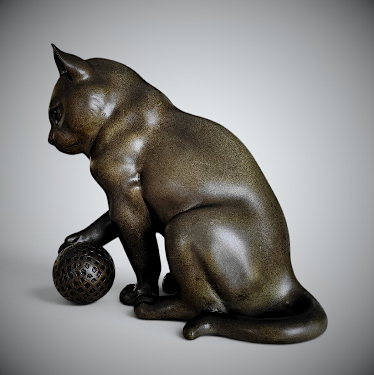 Japanese Bronze By Onoda Harumasa - Cat With A Temari Ball-photo-2