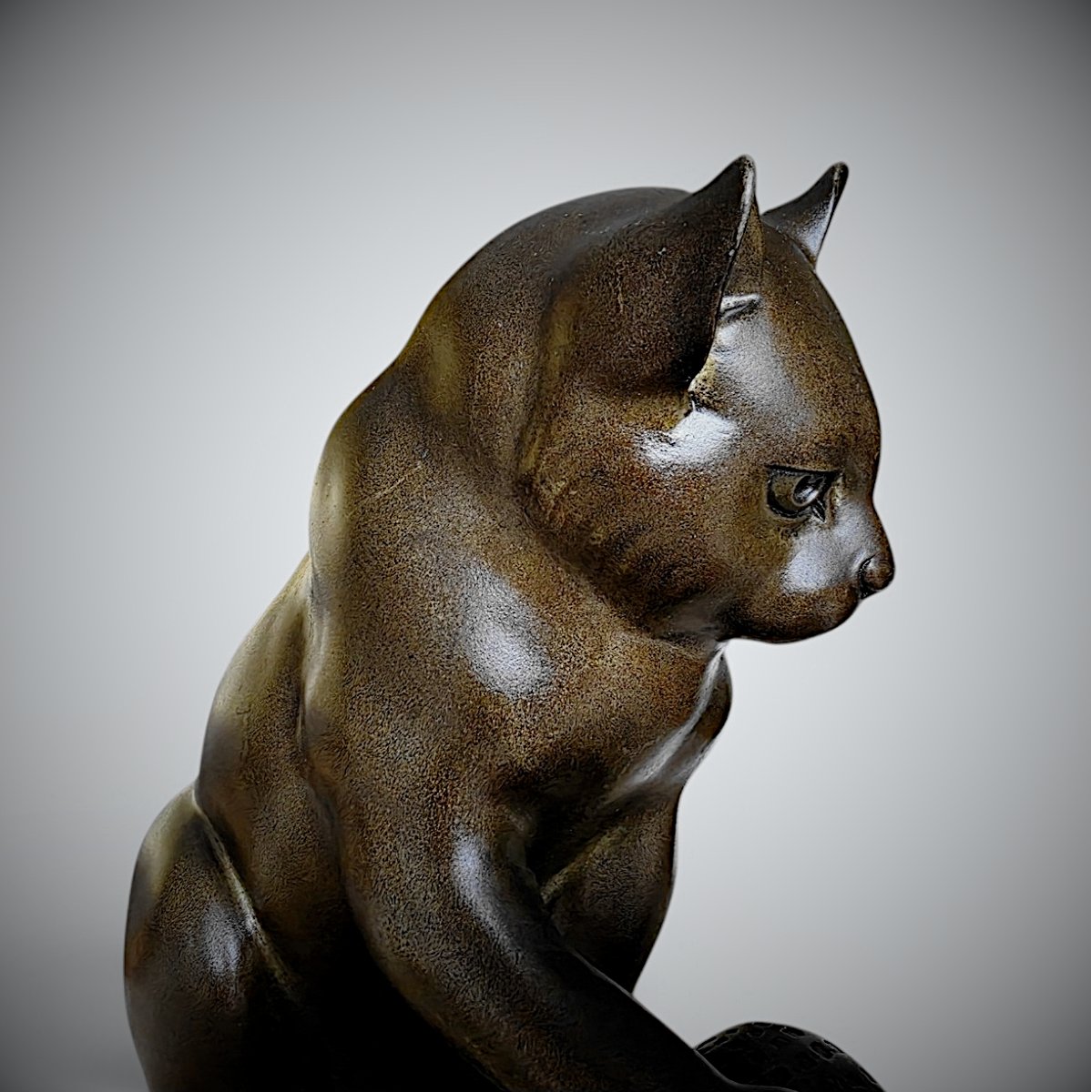 Japanese Bronze By Onoda Harumasa - Cat With A Temari Ball-photo-7