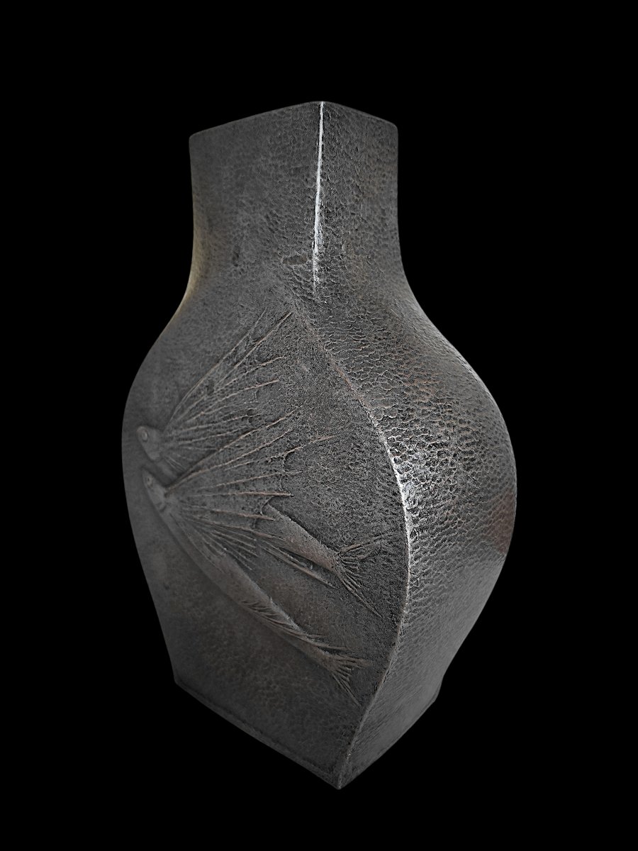 Japanese Bronze Vase By Sanshirō ōnishi - Flying Fish-photo-3