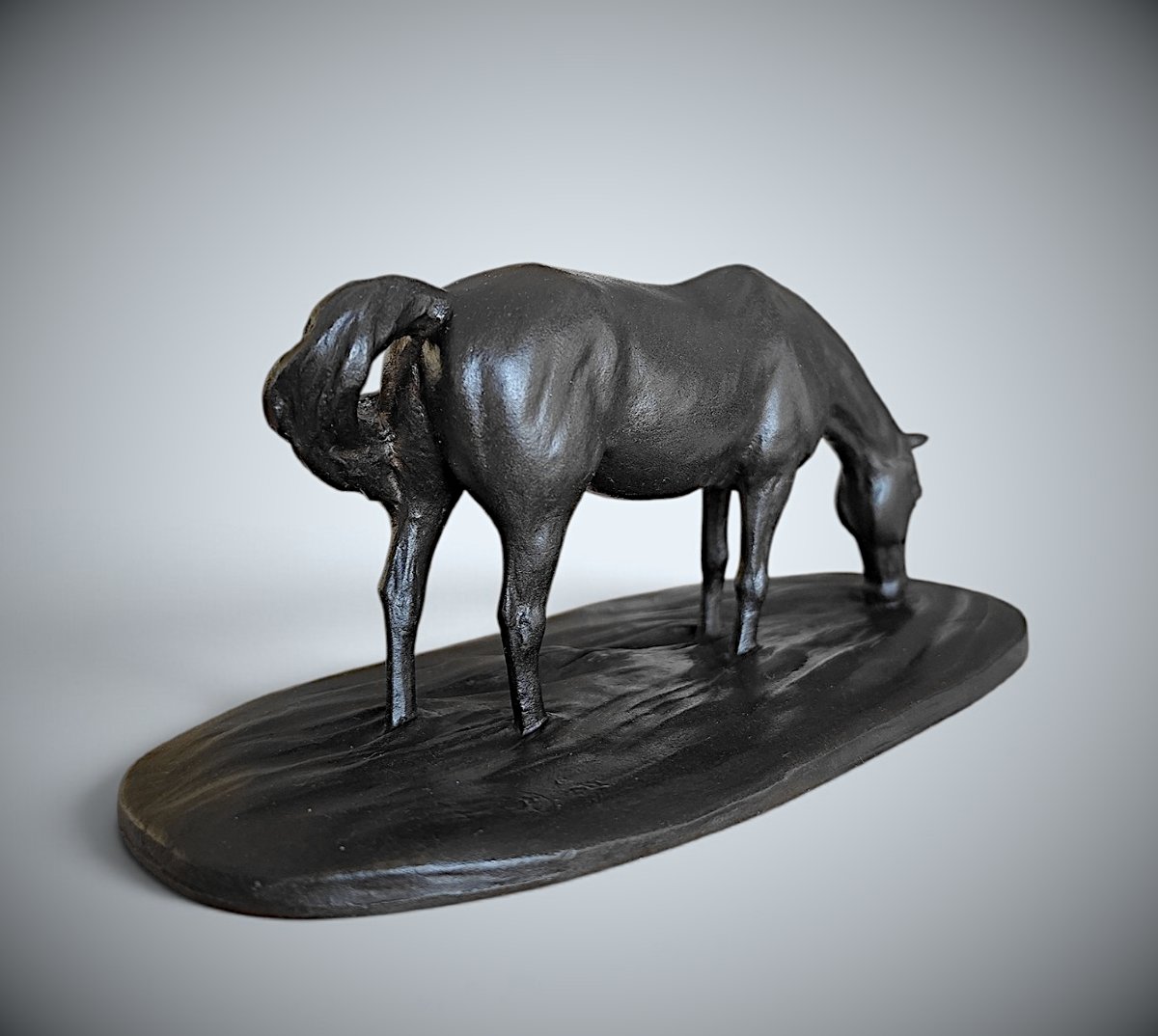 Japanese Bronze By Itō Kunio – Horse Drinking Water-photo-1