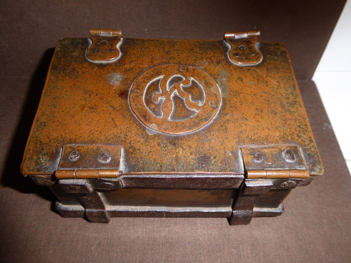 Box, Copper And Fittings, 17th Century.-photo-2