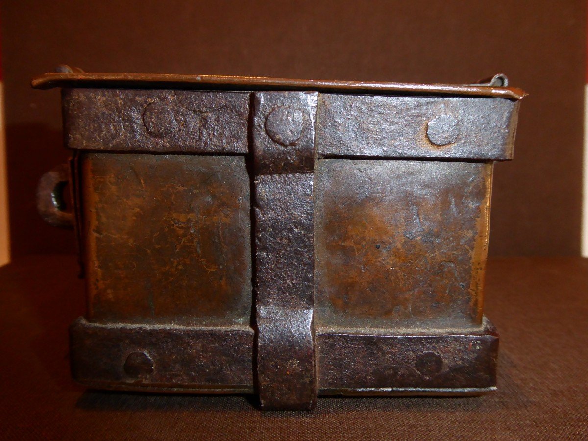 Box, Copper And Fittings, 17th Century.-photo-1