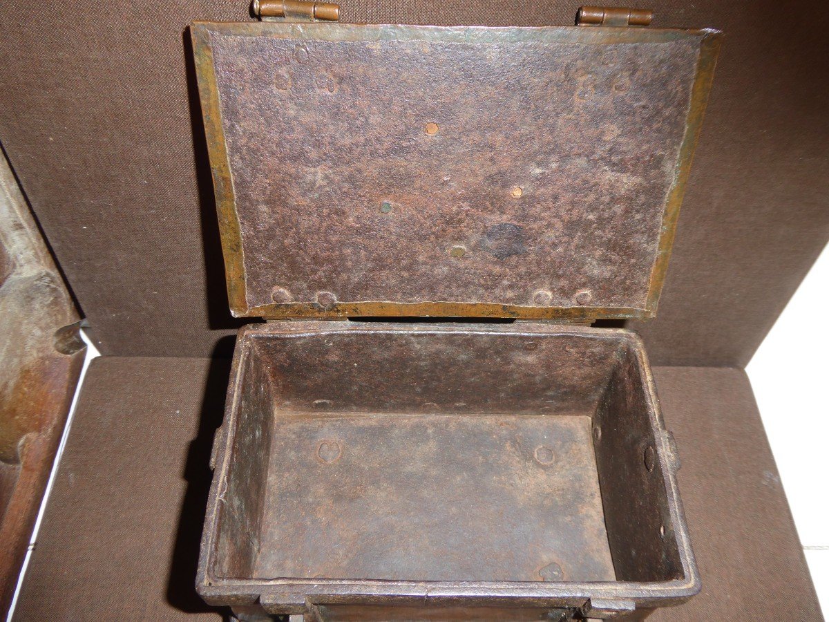 Box, Copper And Fittings, 17th Century.-photo-4