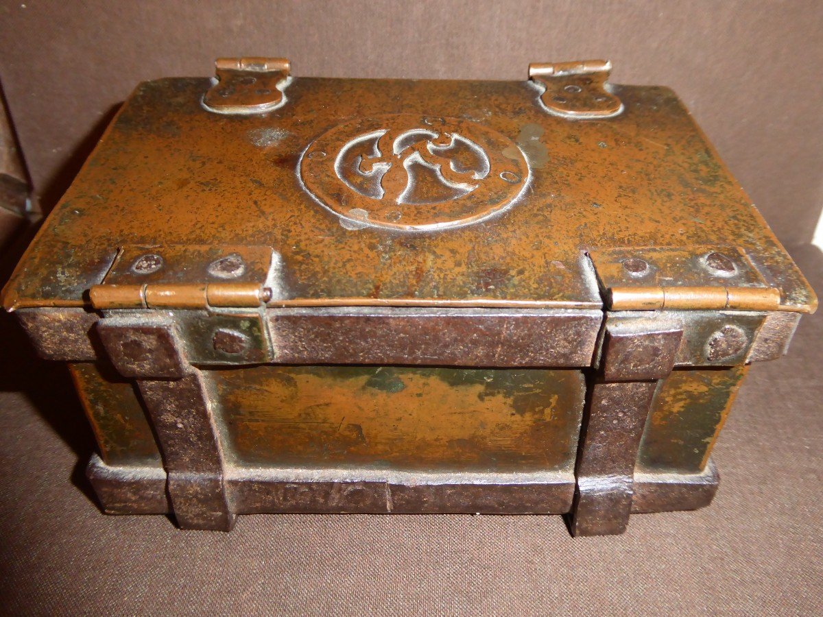 Box, Copper And Fittings, 17th Century.-photo-5