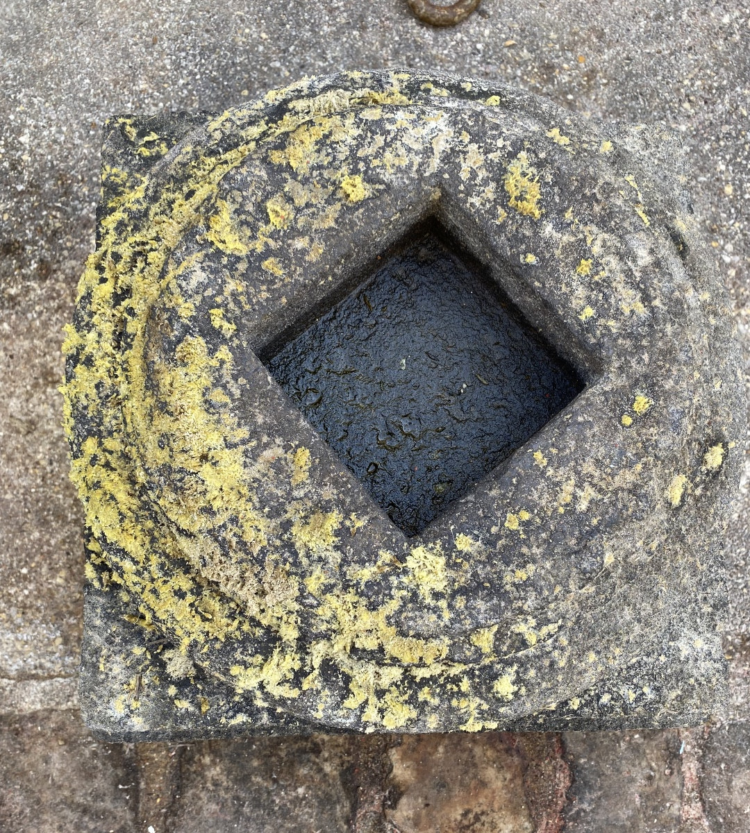 4 socles en pierre-photo-3