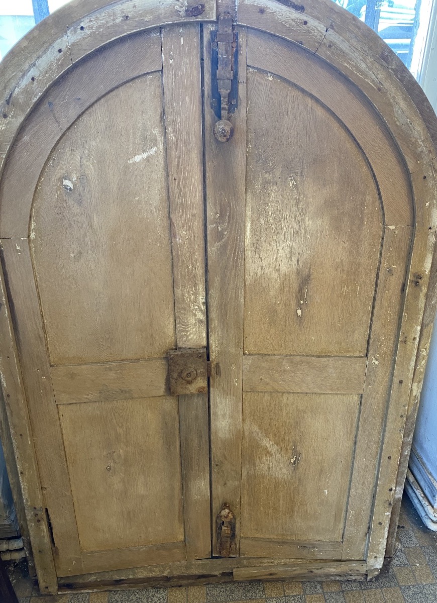 façade de placard cintrée provenant d'une abbaye, avec son bâti-photo-2
