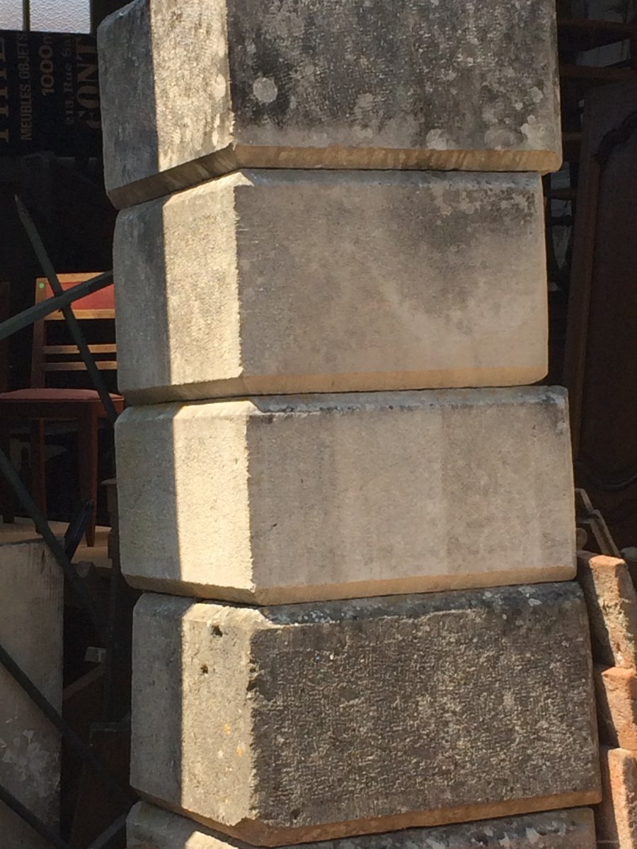 Pair Of Corner Pillar-photo-2