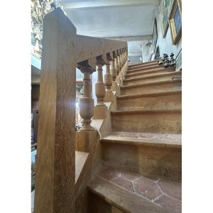 Escalier en chêne clair à balustres