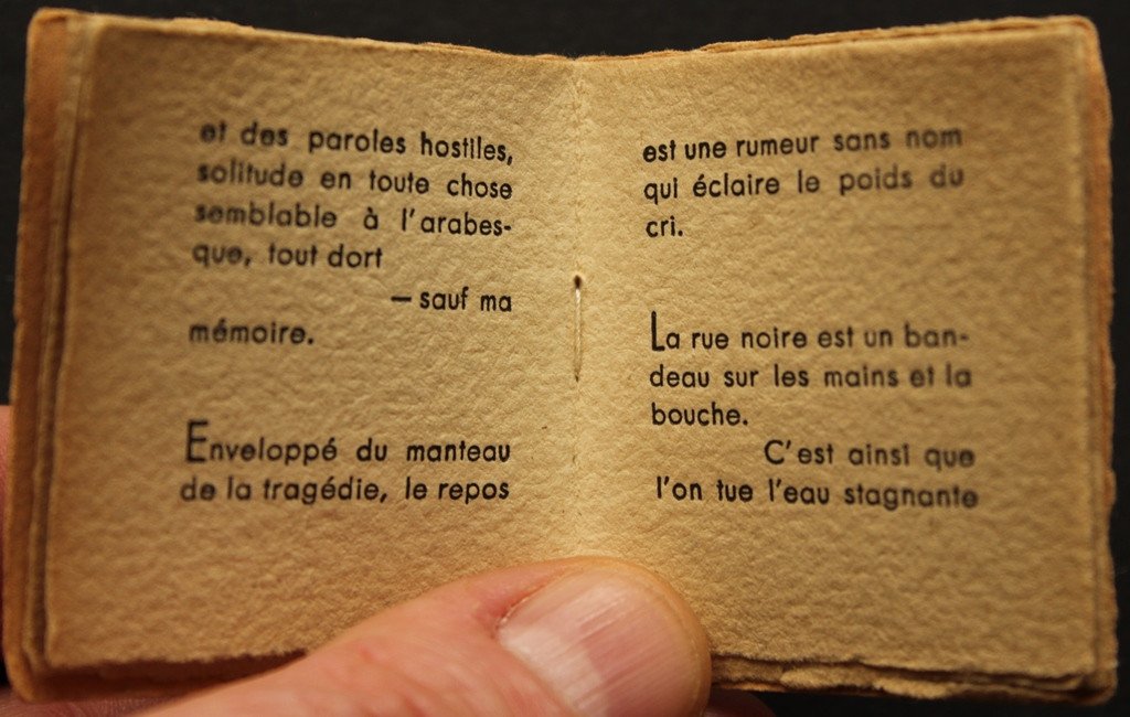 Minuscule Miniature Book éd. PAB William BOTT "Tout dort" traduction de Seuphor Tiré à 25 ex-photo-4