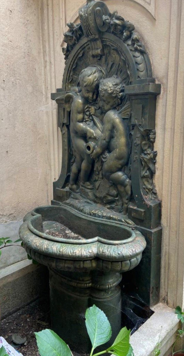 Wall Fountain With Cherub Decor