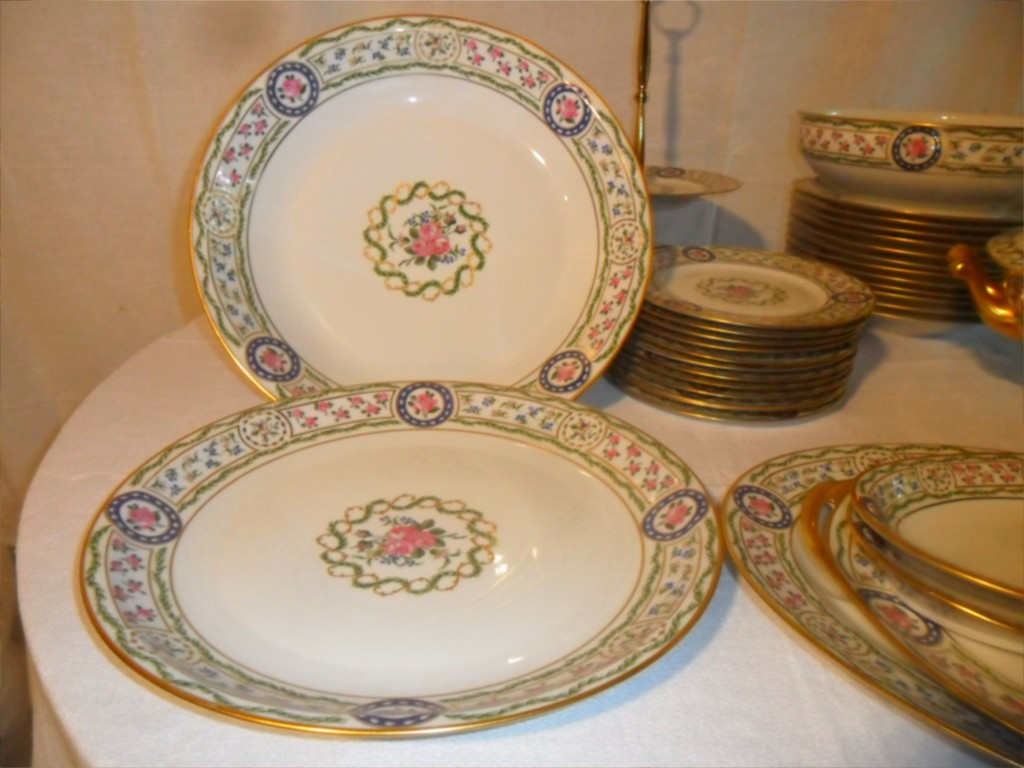 Service De Table Haviland, Modèle Louveciennes, Porcelaine de Limoges-photo-3