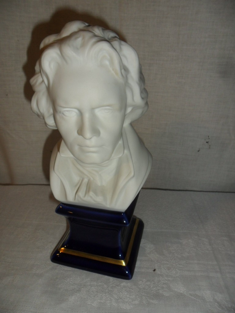Small Bust Of Beethoven In Limoges Biscuit Porcelain-photo-1