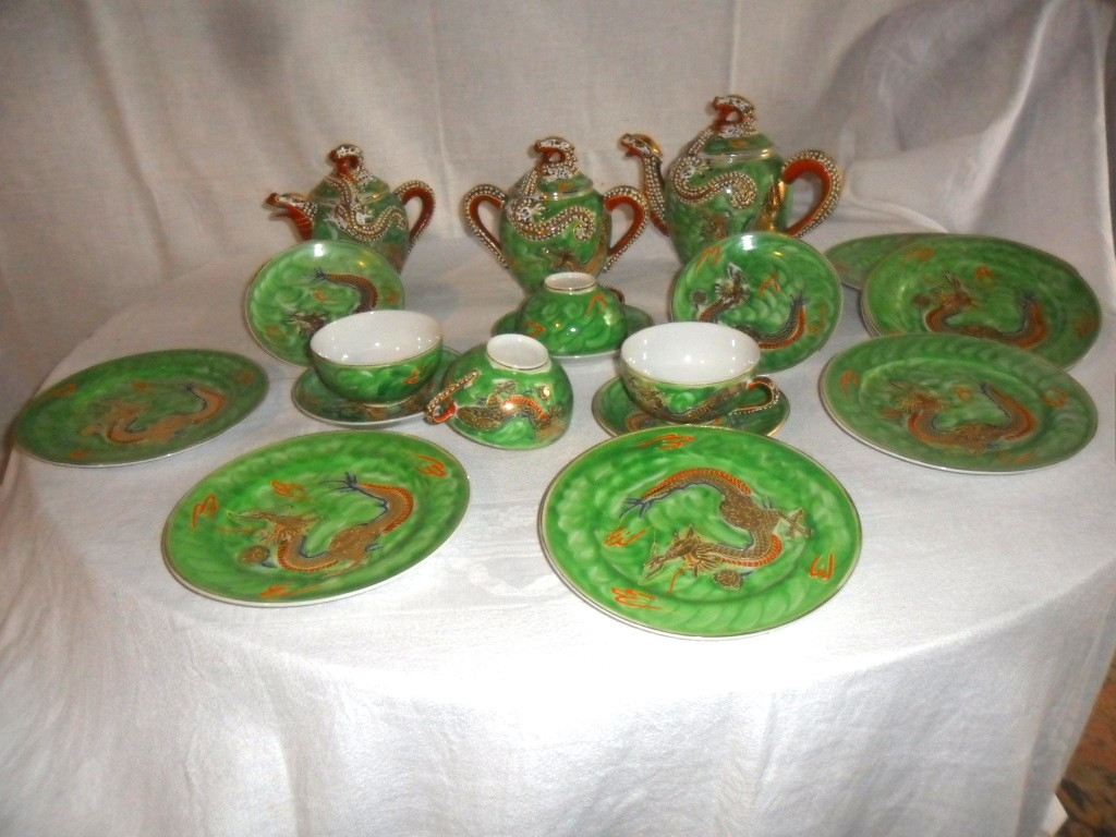 Service à Thé et à Dessert Porcelaine du Japon 