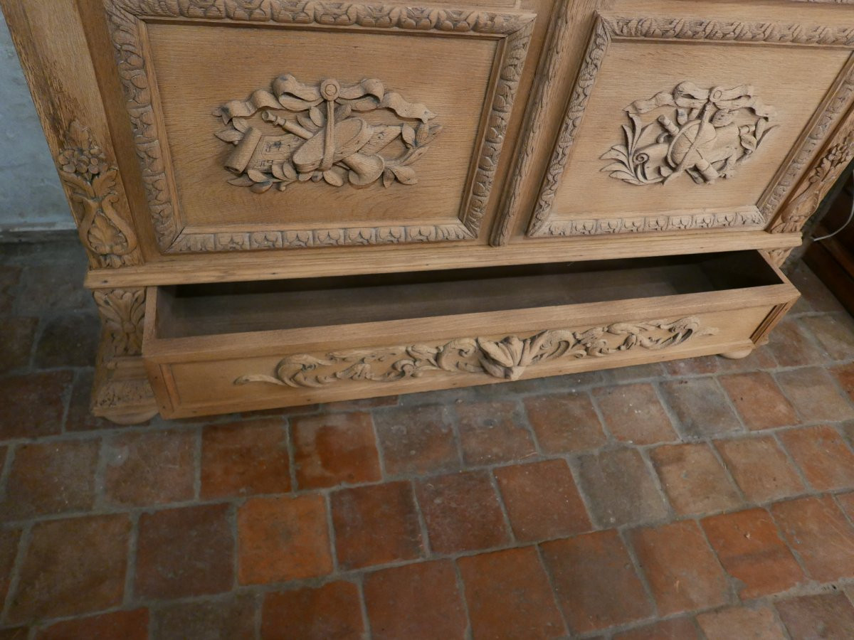 19th Century Renaissance-style Oak Bookcase-photo-3