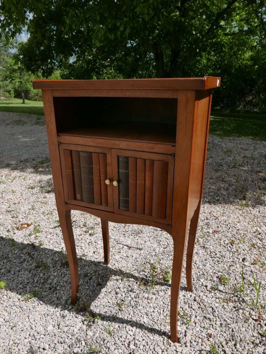 Table de chevet en noyer
