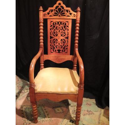 Fauteuil restauration en merisier