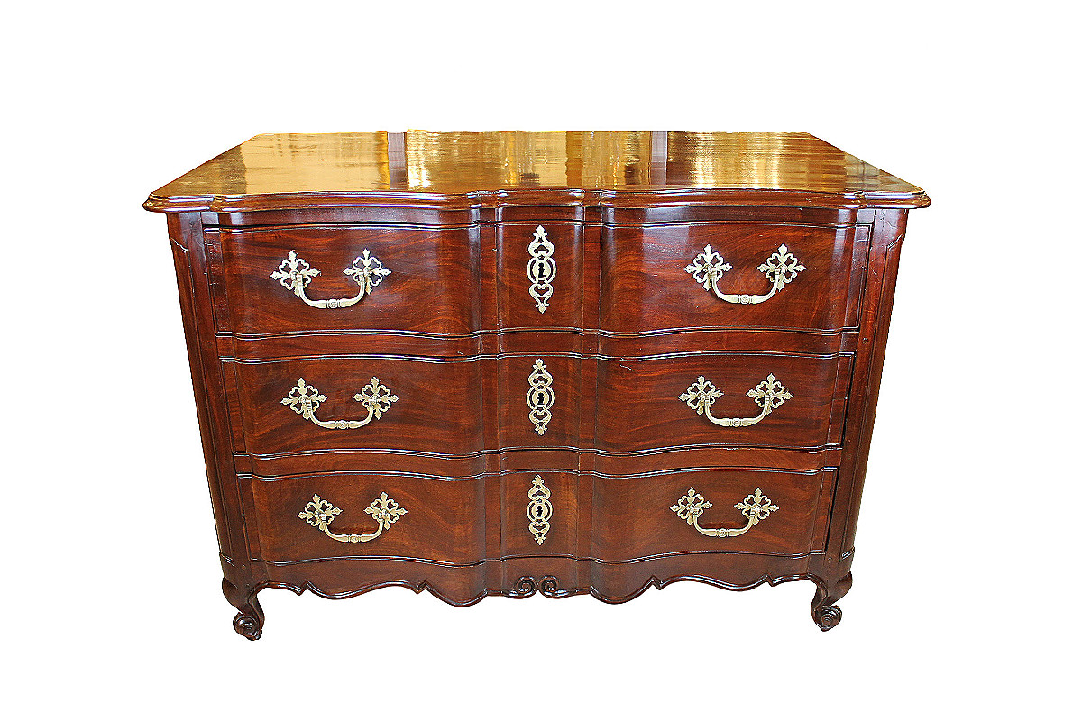 Louis XV Period Nantes-style Chest Of Drawers In Solid Mahogany