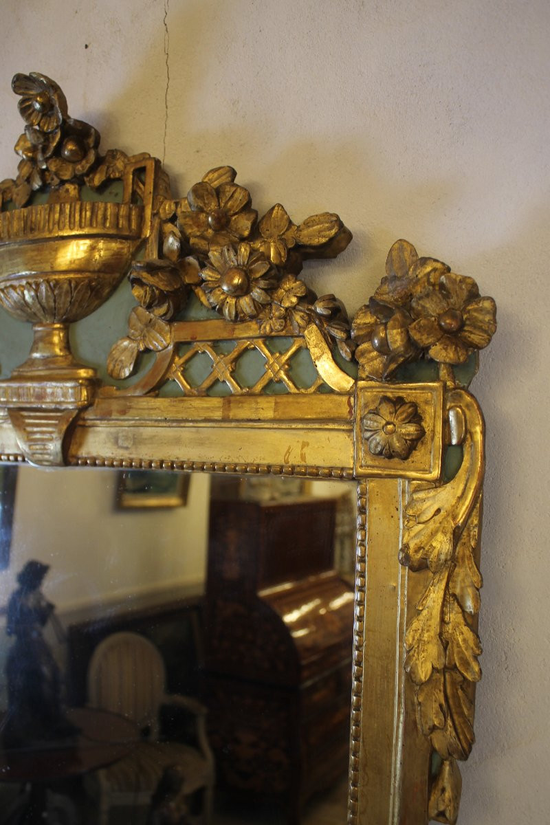 Miroir à fronton en bois sculpté et doré, époque Louis XVI-photo-8