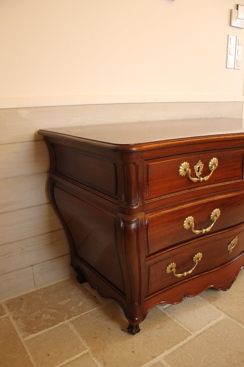 Louis XV Period Mahogany Commode With Tomb-like Top, Bordeaux-photo-3