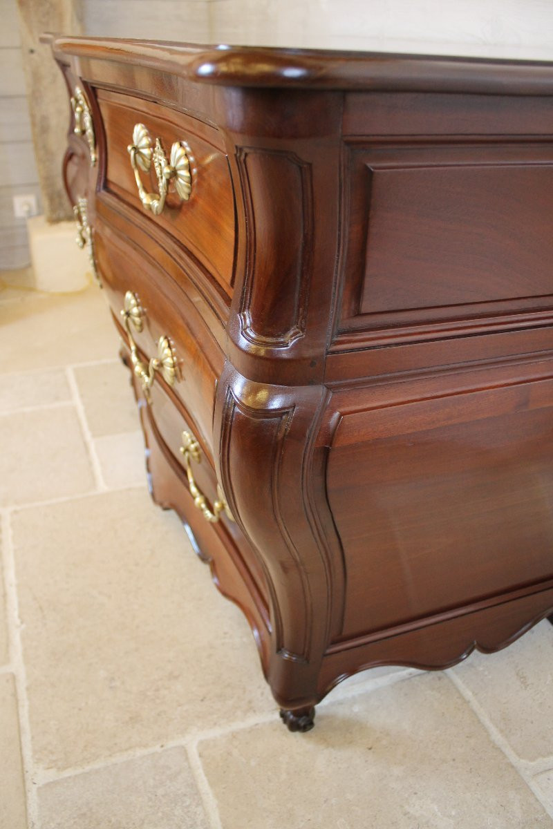 Louis XV Period Mahogany Commode With Tomb-like Top, Bordeaux-photo-6
