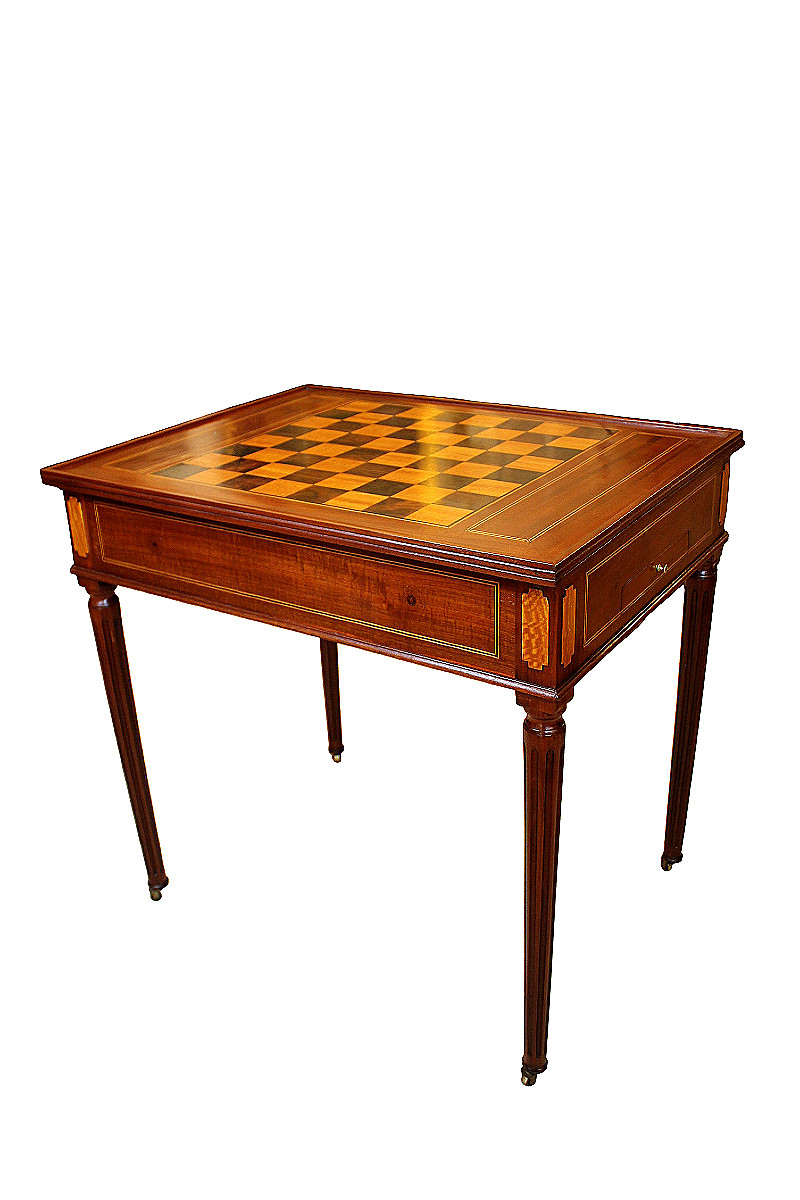 Table tric trac en acajou massif, Nantes, époque Louis XVI