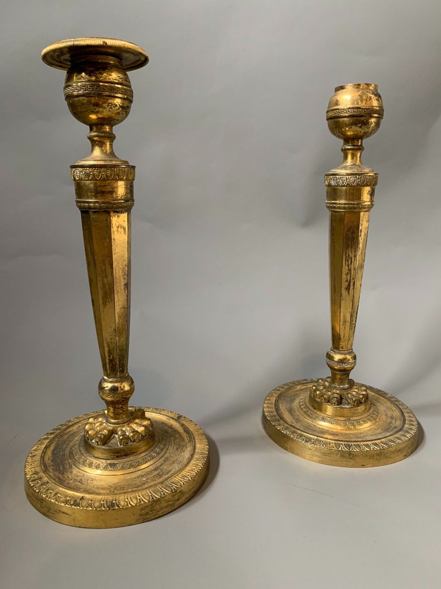 Pair Of Candlesticks In Gilt Bronze - Directoire Or Empire Period - Late 18th Century 