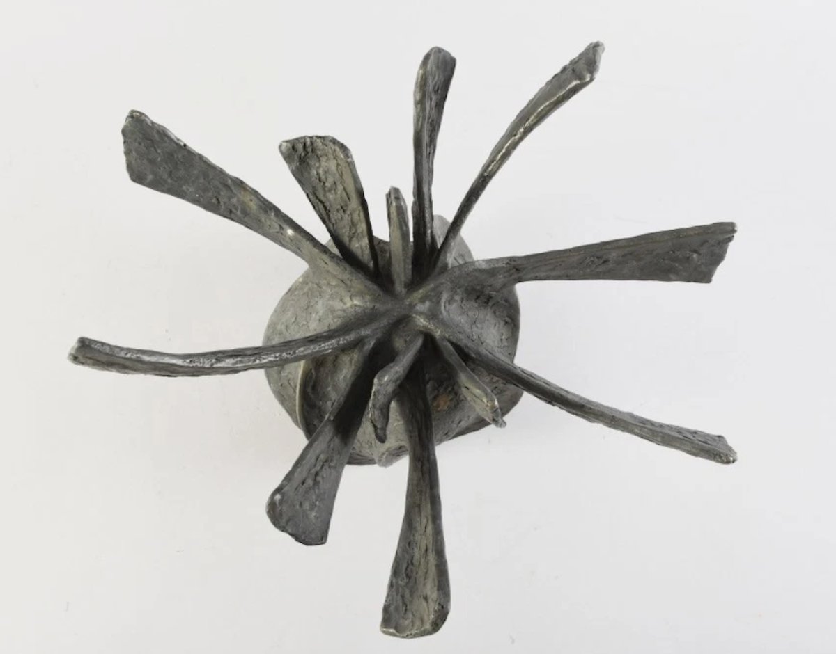 Sculpture en bronze du XXème siècle - Porte un cachet -photo-1