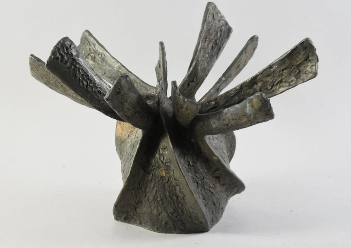 Sculpture en bronze du XXème siècle - Porte un cachet 