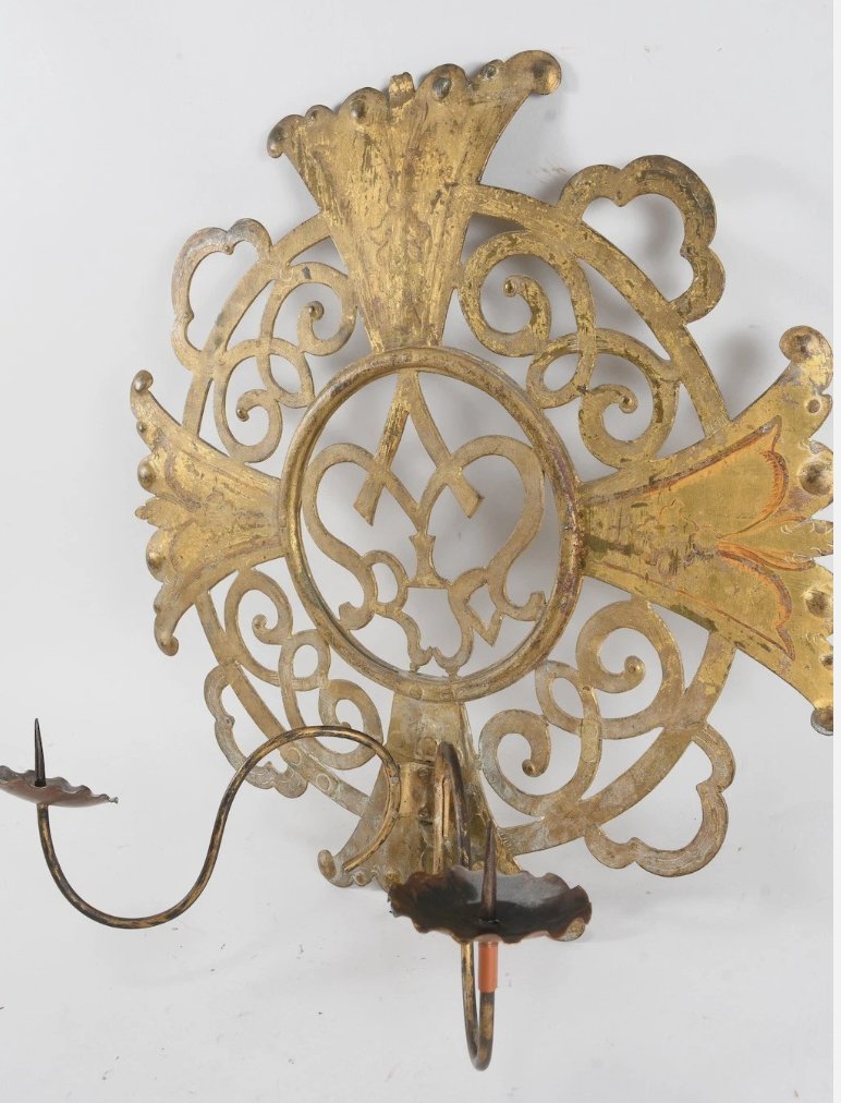 Une applique en métal doré - XIXème siècle - De style Renaissance-photo-3