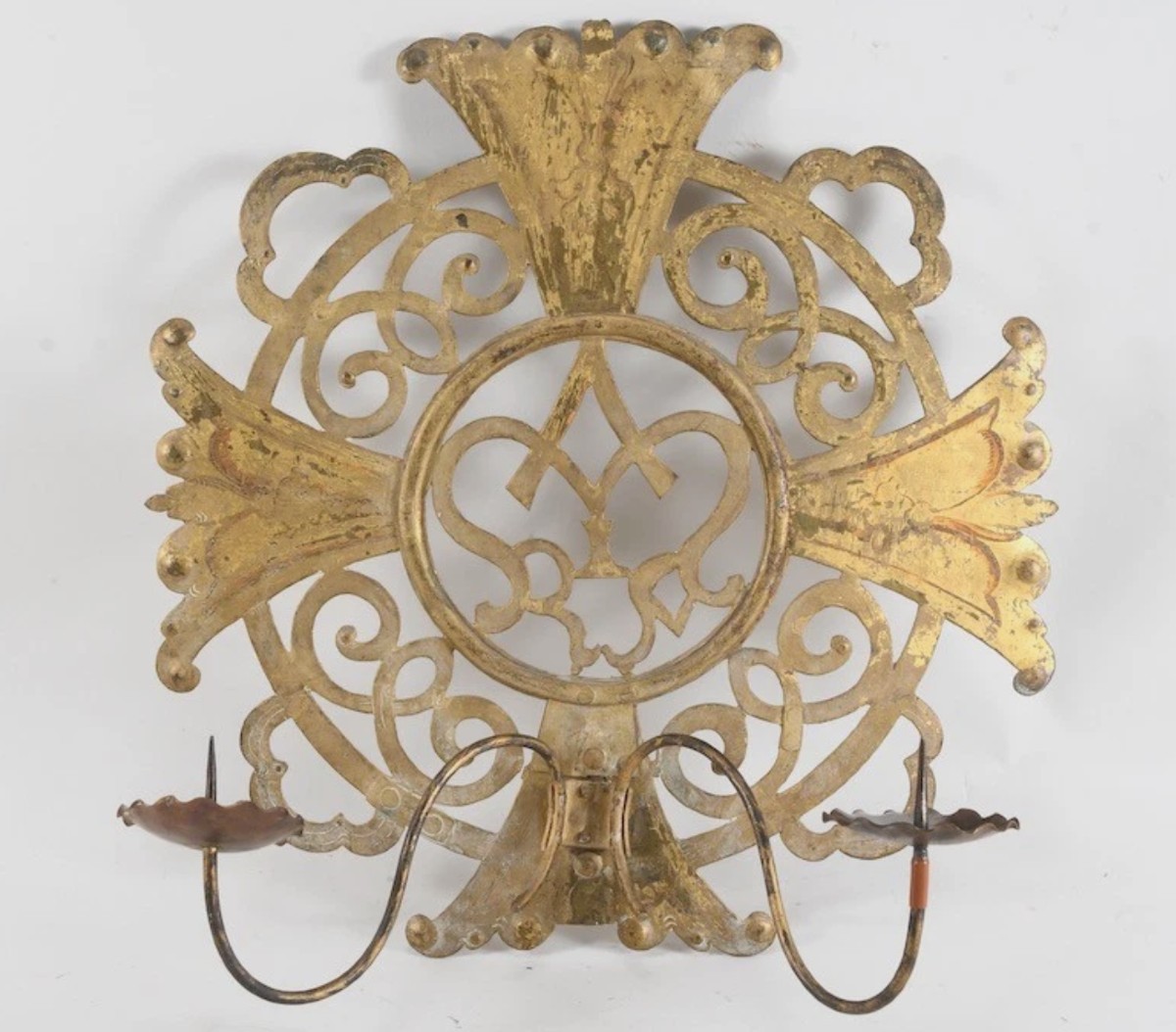 Une applique en métal doré - XIXème siècle - De style Renaissance