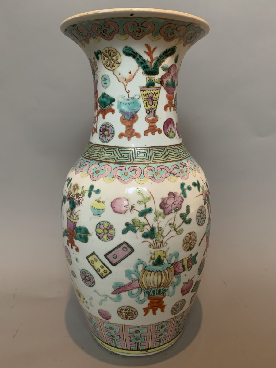 Vase chinois en porcelaine – Famille Rose – XIXᵉ siècle