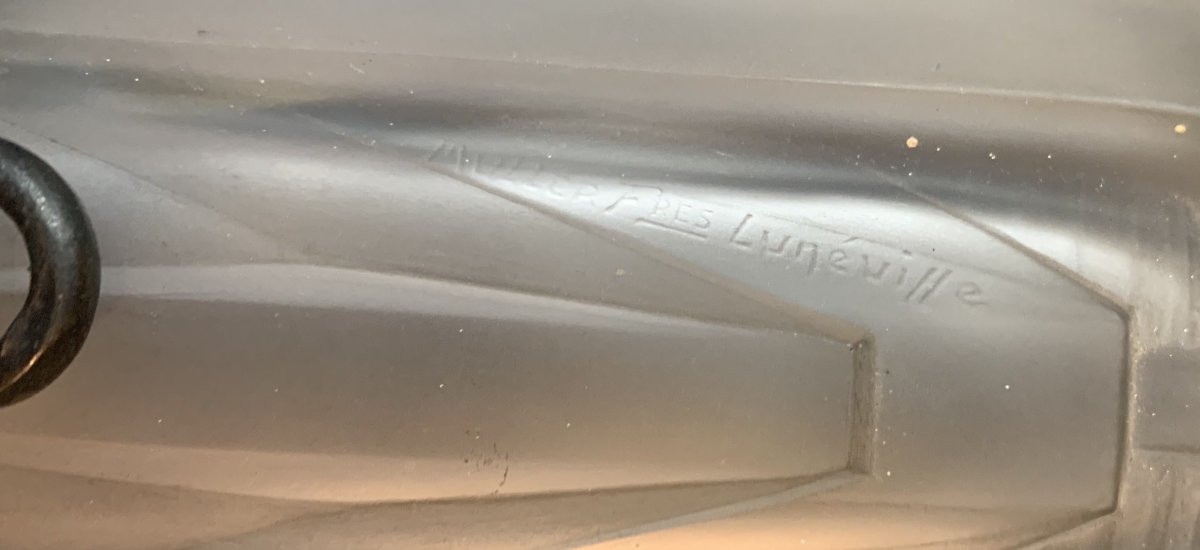 Veilleuse Art Déco en fer forgé martelé et verre pressé – Muller Frères Lunéville – vers 1925-photo-4