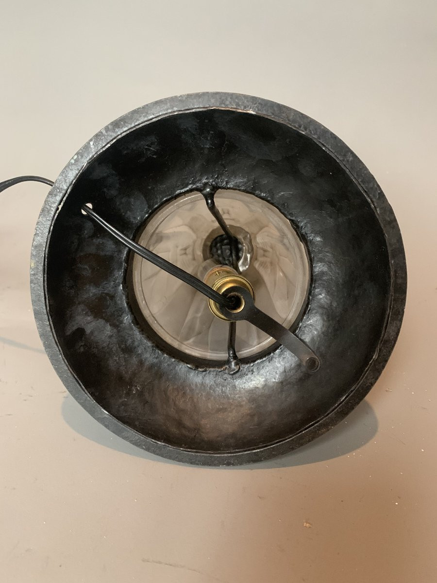 Veilleuse Art Déco en fer forgé martelé et verre pressé – Muller Frères Lunéville – vers 1925-photo-2