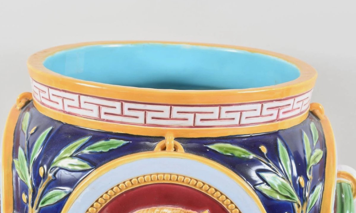 Vase en faïence polychrome – Manufacture Minton – Style Néoclassique, fin XIXe siècle-photo-2