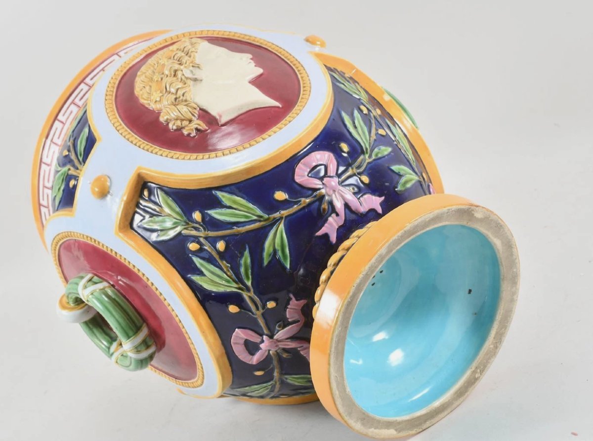 Vase en faïence polychrome – Manufacture Minton – Style Néoclassique, fin XIXe siècle-photo-4