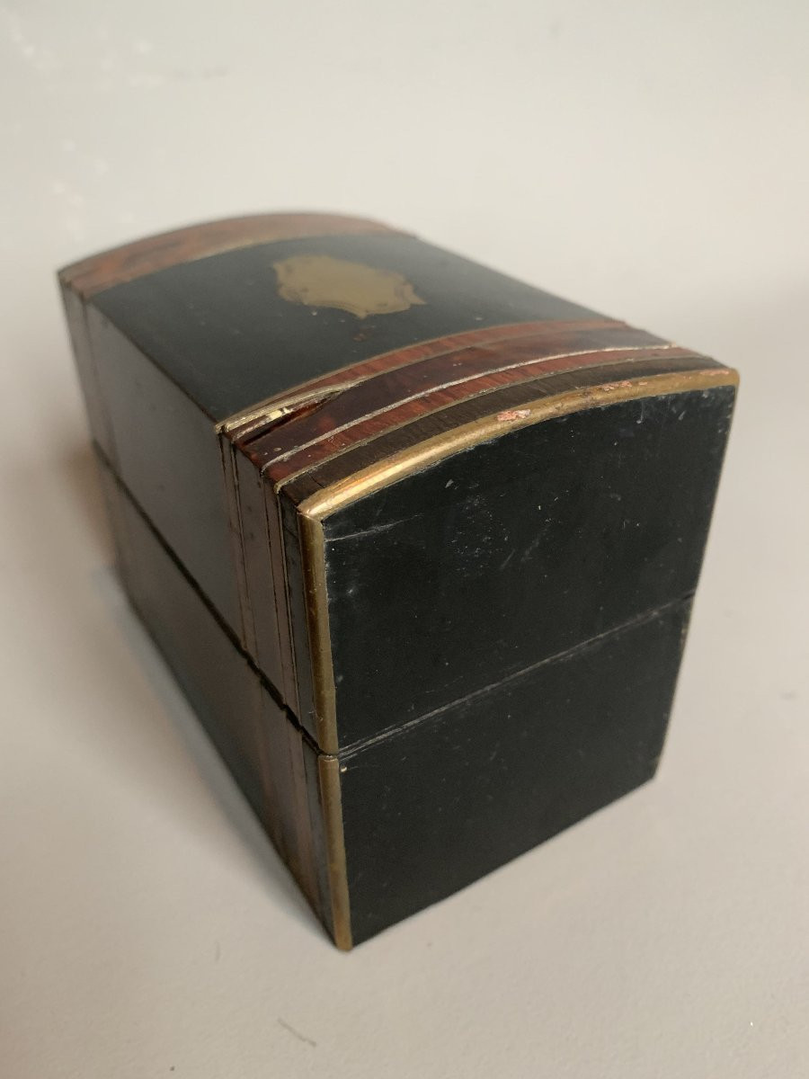 Coffret à parfums de voyage – Époque Napoléon III – Marqueterie et incrustations de cuivre-photo-3