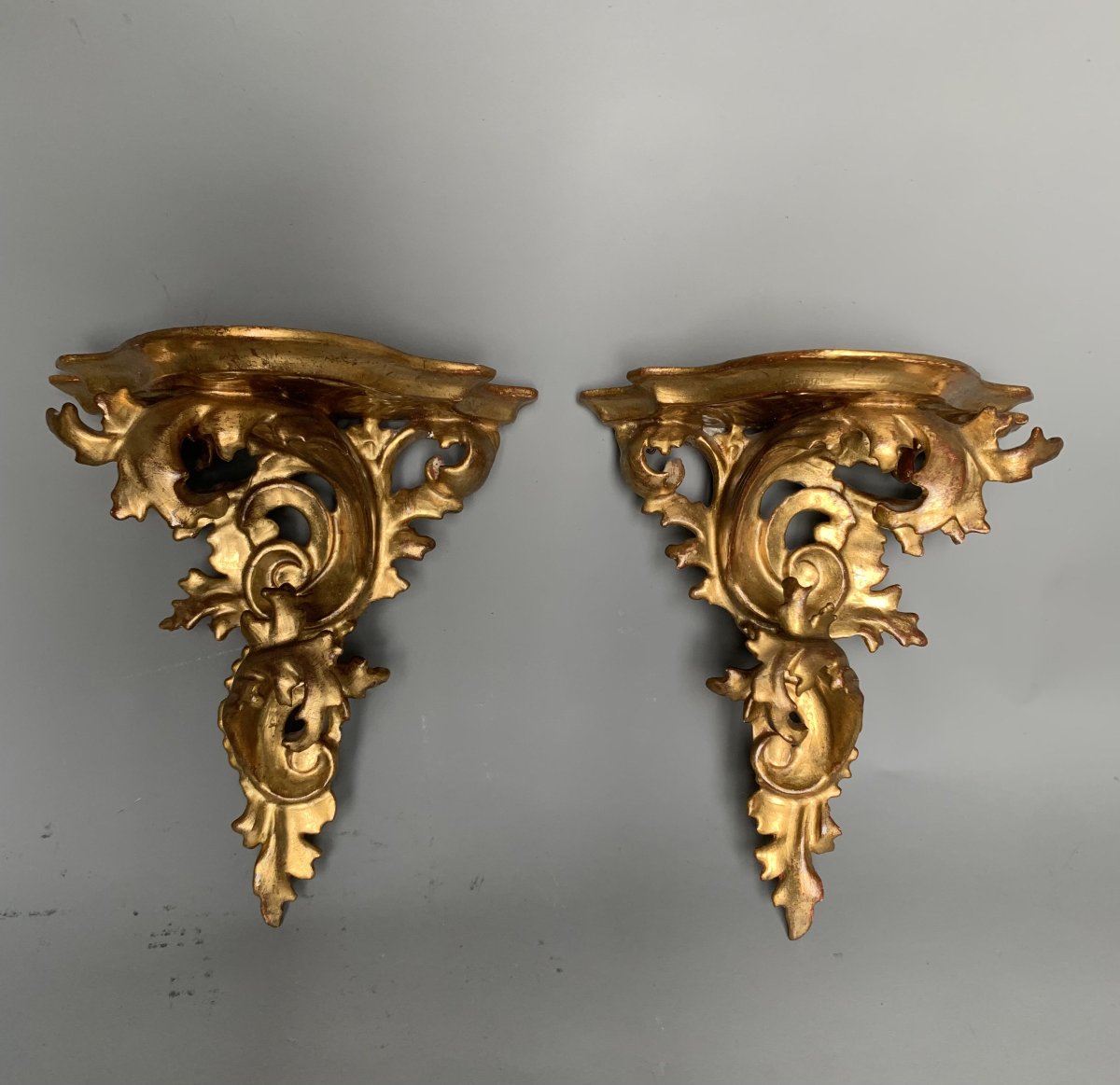 Paire de console en bois sculpté et doré - Travail italien du XIXᵉ siècle